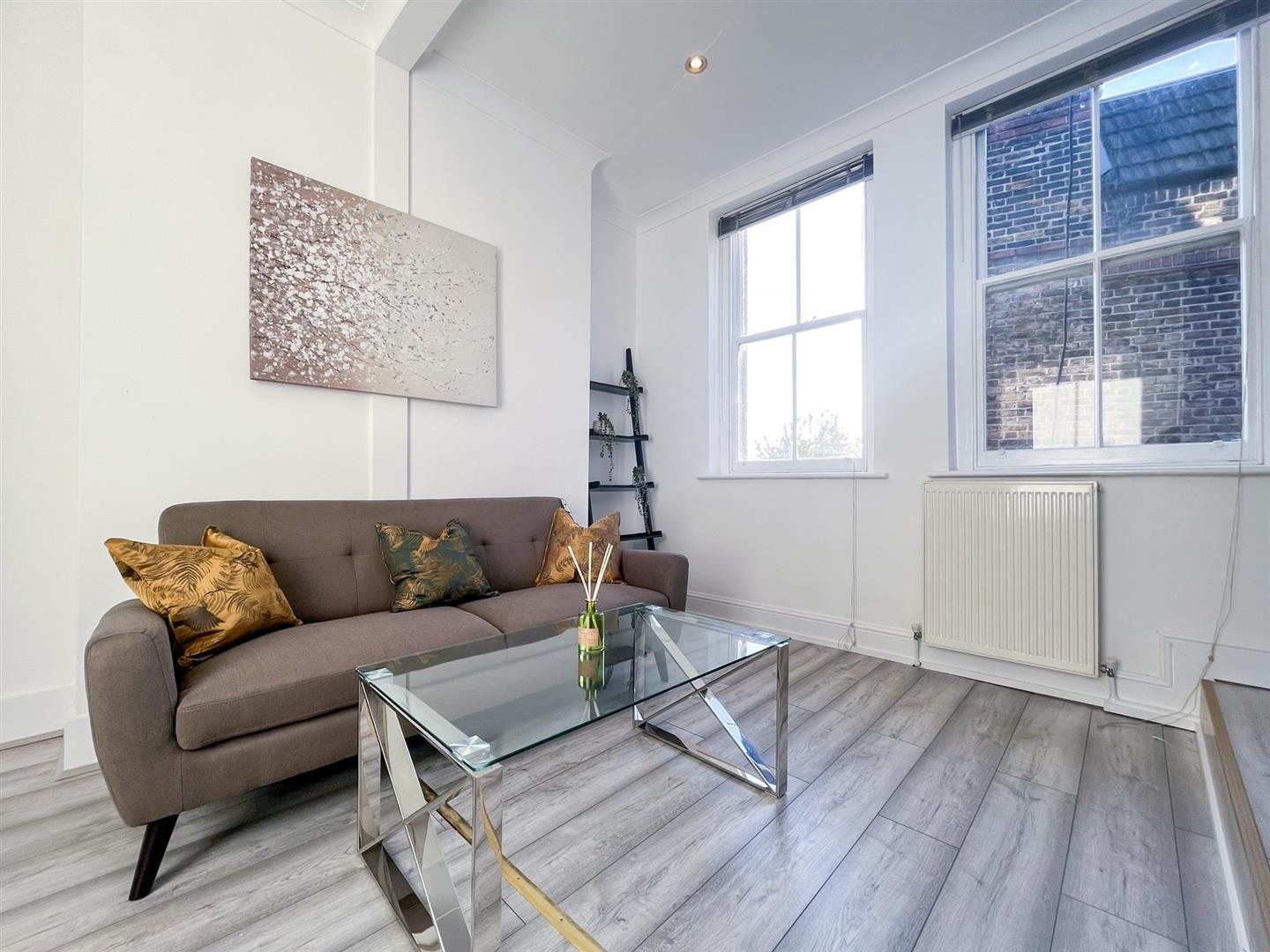 3 bed property in Finchley Road, London